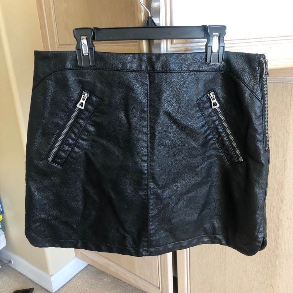 Urban Outfitters Black Leather Skirt - Picture 2 of 6
